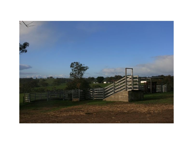 465 Watch Box Road, Barfold VIC 3444