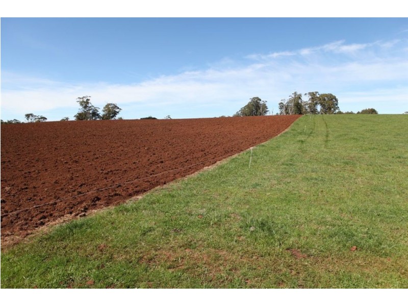 413 Kyneton – Trentham Road,, Trentham VIC 3458