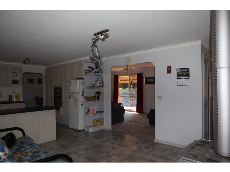 120 WILLIATTS LANE, via Kyneton, Carlsruhe VIC 3442