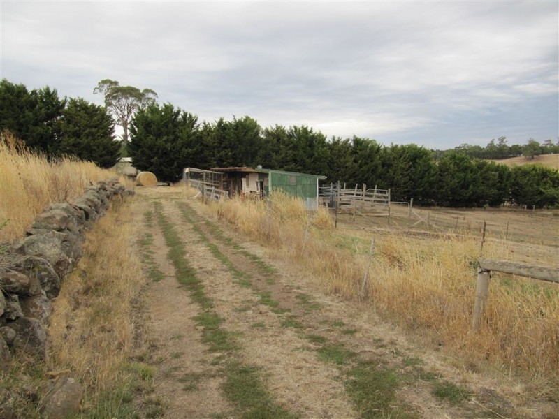 24 DEGRAVES COURT, Kyneton VIC 3444