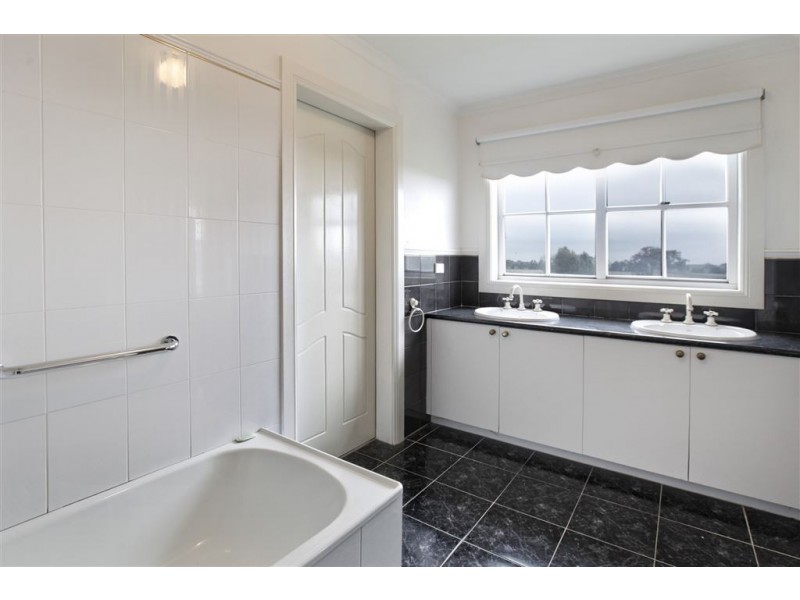 284 KILMORE ROAD, Gisborne VIC 3437