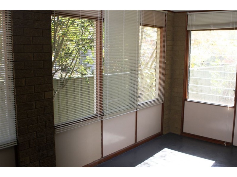 27 POHLMAN ST, Kyneton VIC 3444