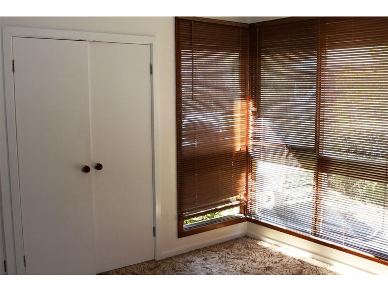 27 POHLMAN ST, Kyneton VIC 3444