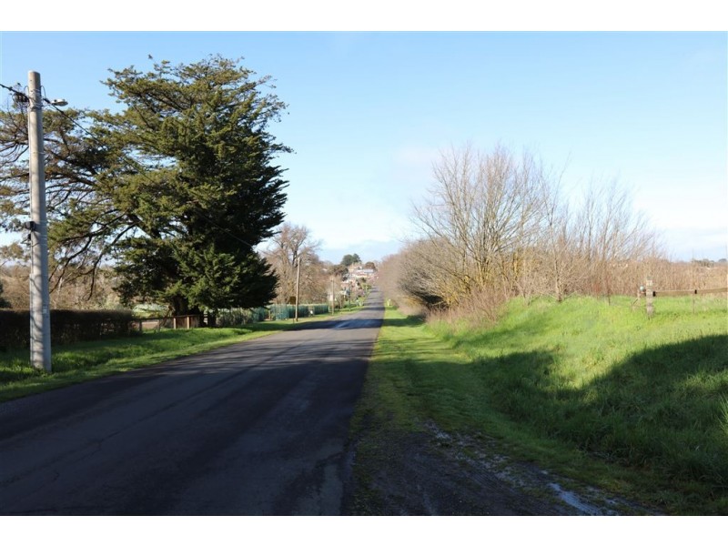 87 EBDEN STREET, Kyneton VIC 3444