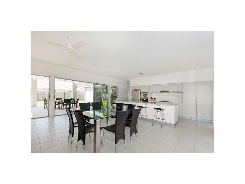 13 Macquarie Street, Wakerley QLD 4154