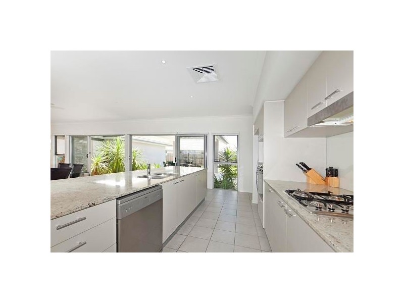 13 Macquarie Street, Wakerley QLD 4154