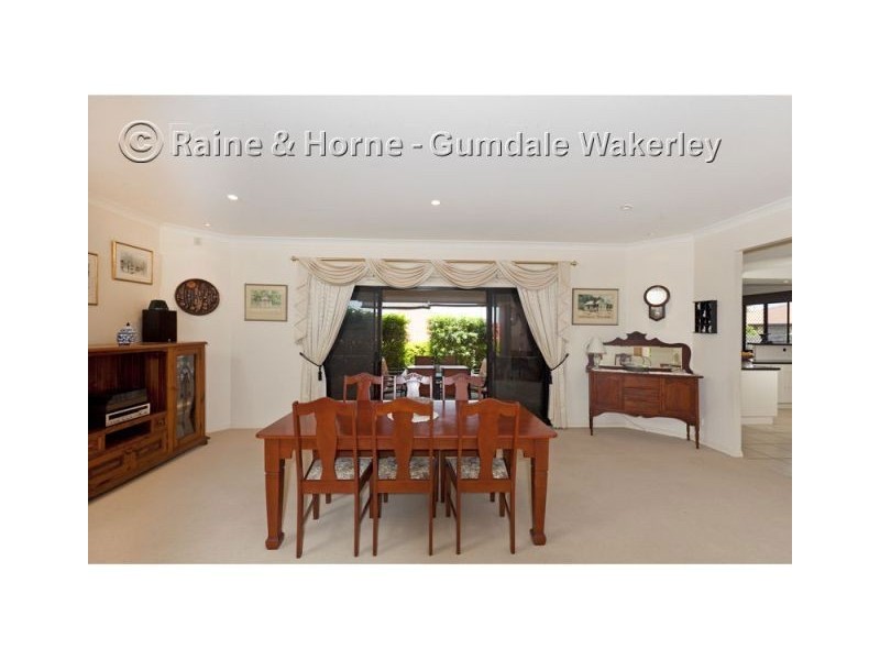 36 Underwood Street, Wakerley QLD 4154