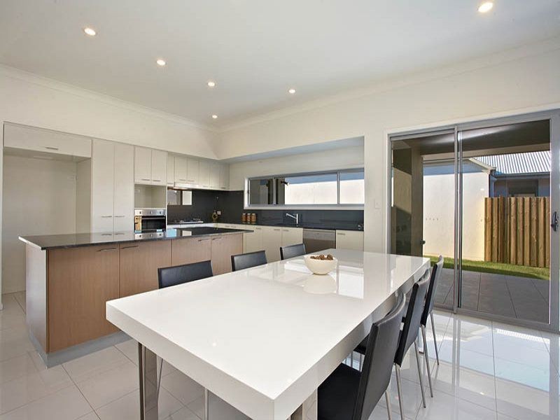 25 Brook Street, Wakerley QLD 4154