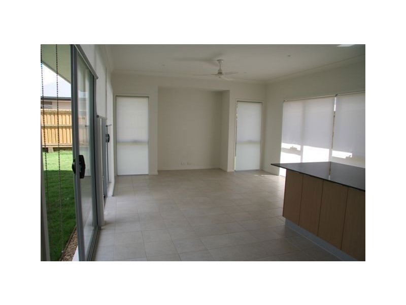 37 Watervale Parade, Wakerley QLD 4154