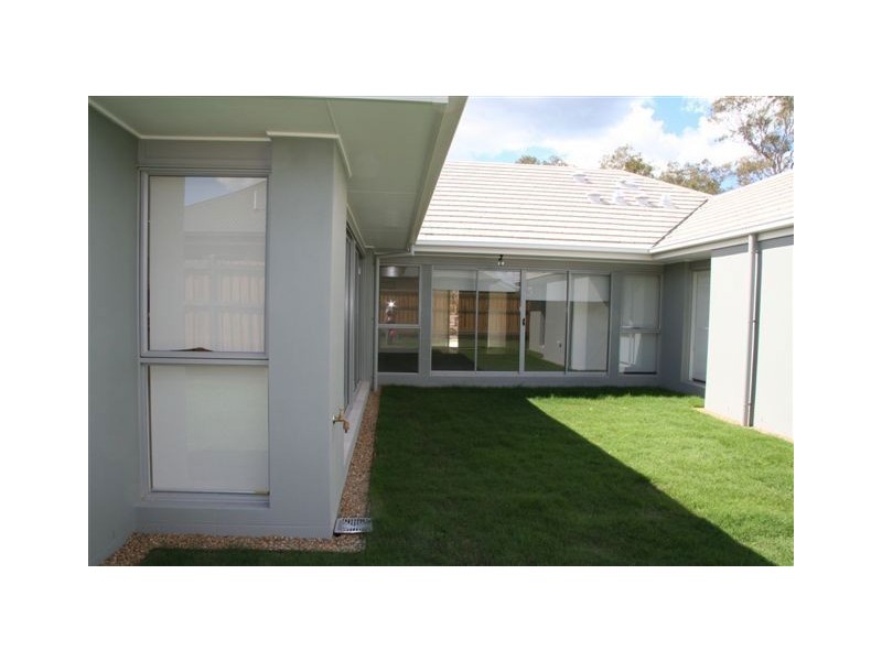 37 Watervale Parade, Wakerley QLD 4154