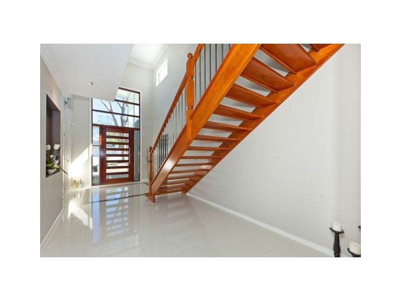 9 Peregian Close, Manly West QLD 4179