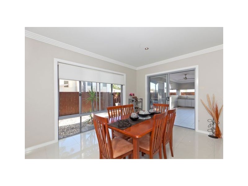 9 Peregian Close, Manly West QLD 4179