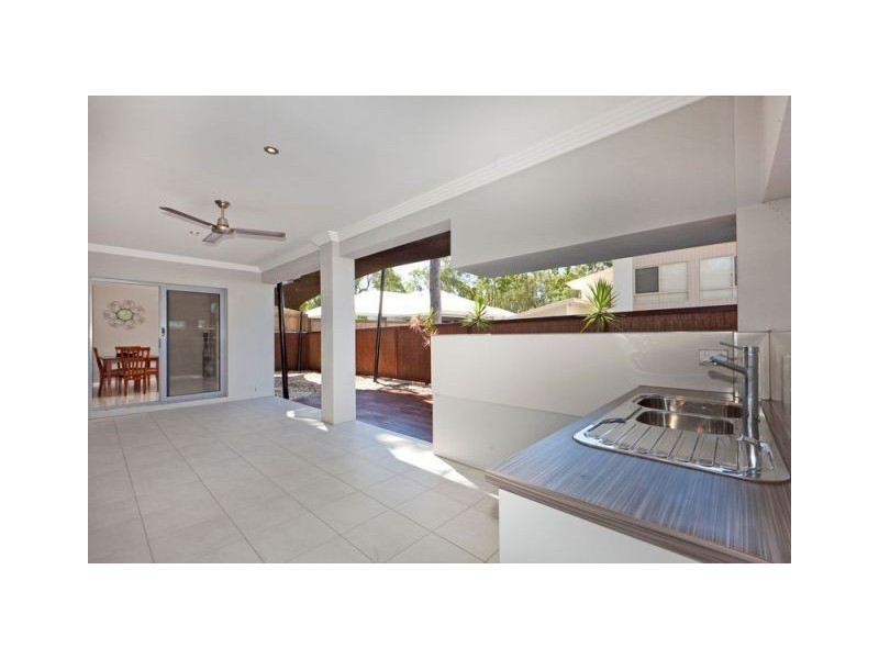 9 Peregian Close, Manly West QLD 4179