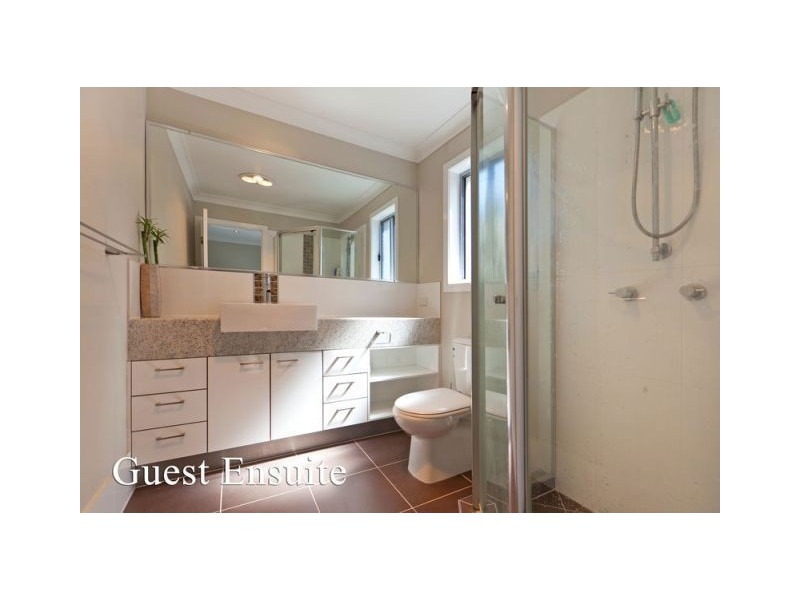 9 Peregian Close, Manly West QLD 4179