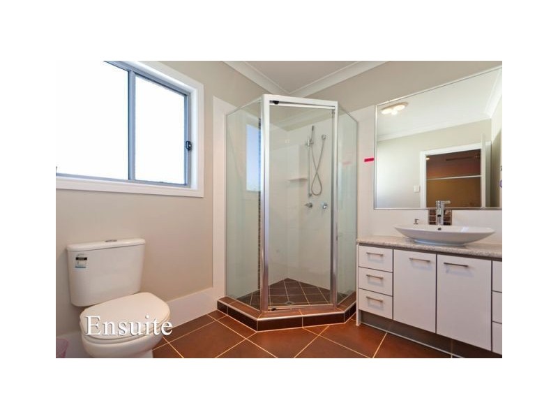 9 Peregian Close, Manly West QLD 4179