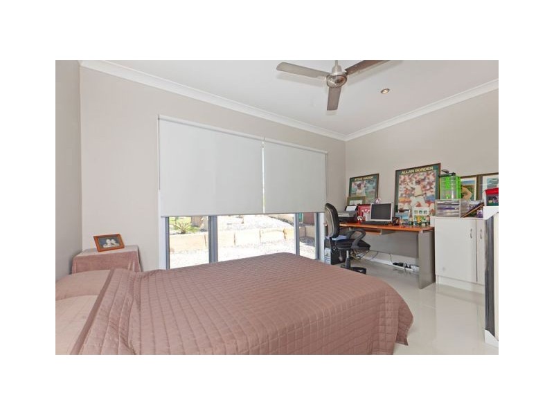 9 Peregian Close, Manly West QLD 4179