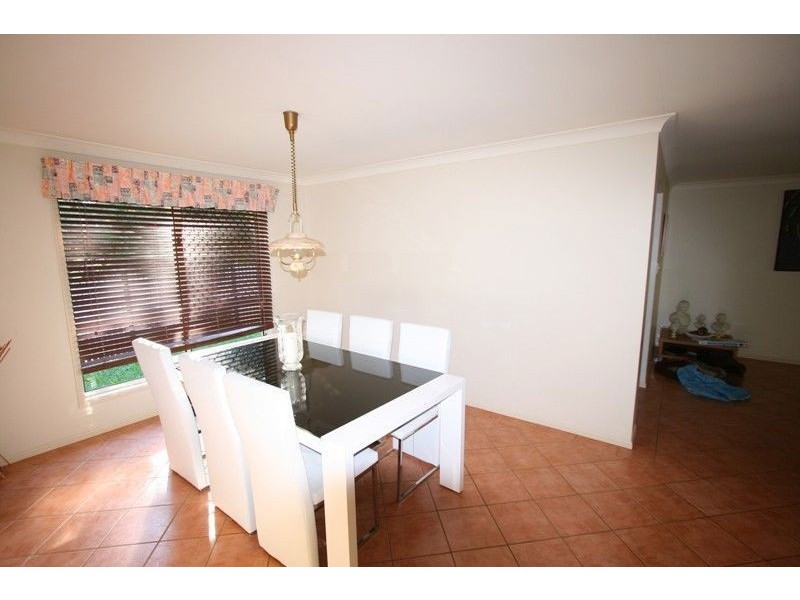 2 Morgan Close, Manly West QLD 4179