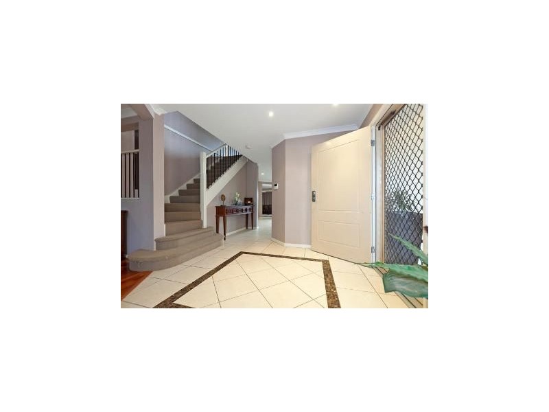 8 Letitia Close, Wakerley QLD 4154