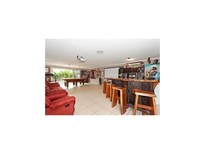 8 Letitia Close, Wakerley QLD 4154