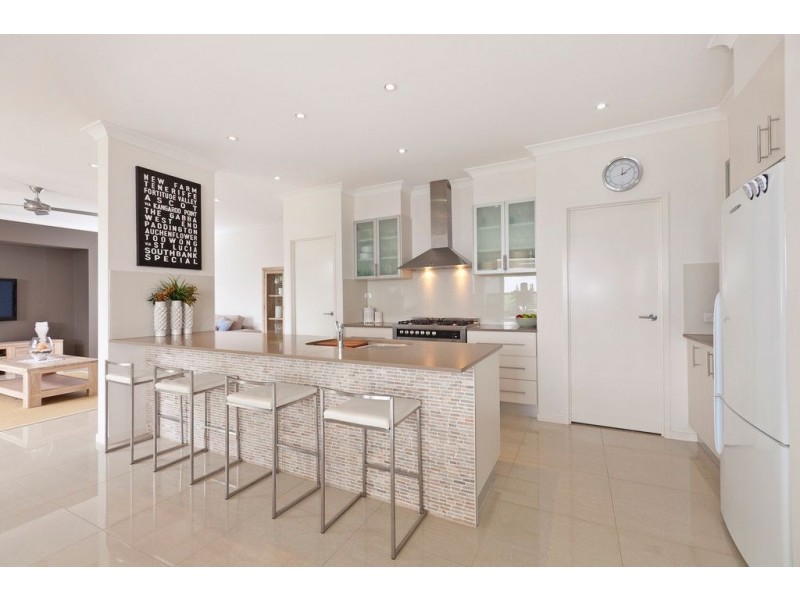 8 Brokenwood Circuit, Gumdale QLD 4154