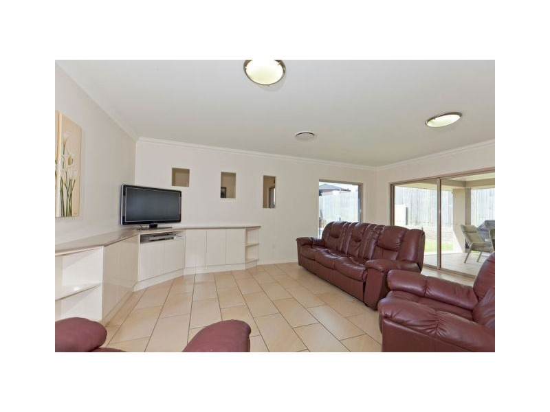 25 Brokenwood Circuit, Tingalpa QLD 4173