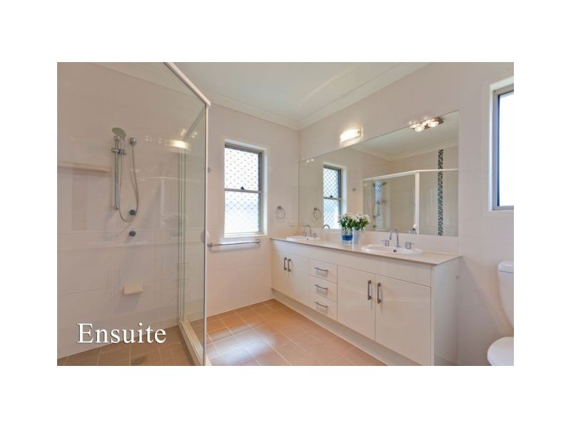 25 Brokenwood Circuit, Tingalpa QLD 4173