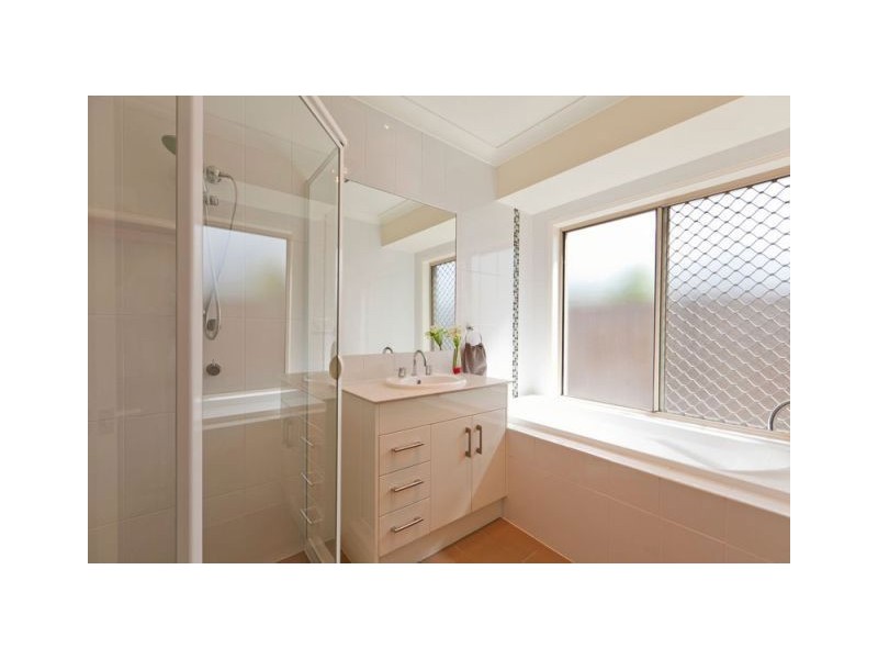 25 Brokenwood Circuit, Tingalpa QLD 4173