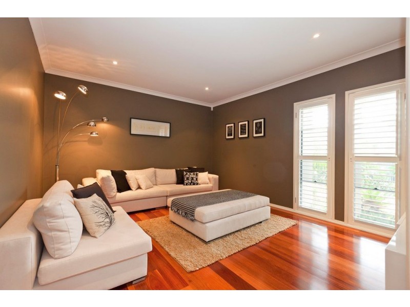 8 Brokenwood Circuit, Tingalpa QLD 4173