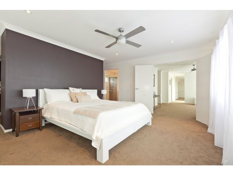 8 Brokenwood Circuit, Tingalpa QLD 4173