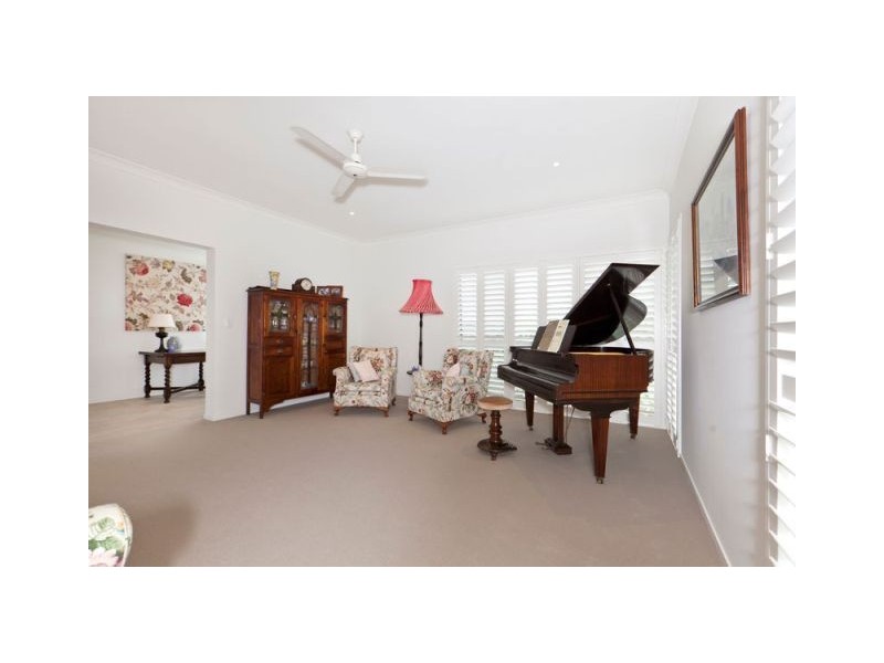 73 Torrens Crescent, Wakerley QLD 4154