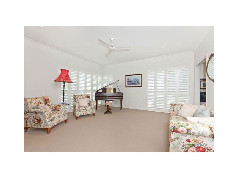 73 Torrens Crescent, Wakerley QLD 4154