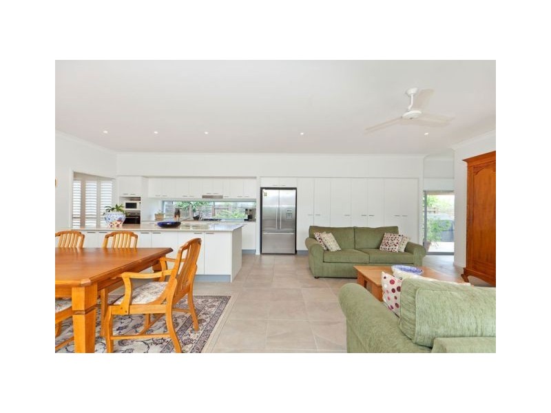 73 Torrens Crescent, Wakerley QLD 4154