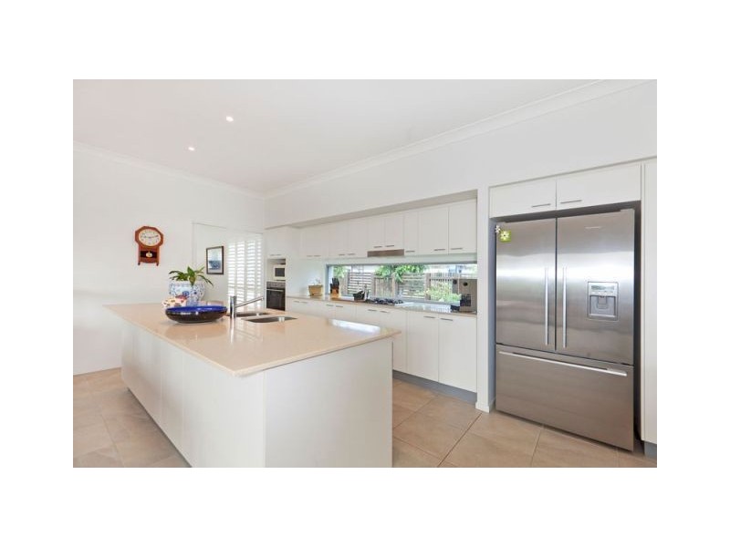 73 Torrens Crescent, Wakerley QLD 4154