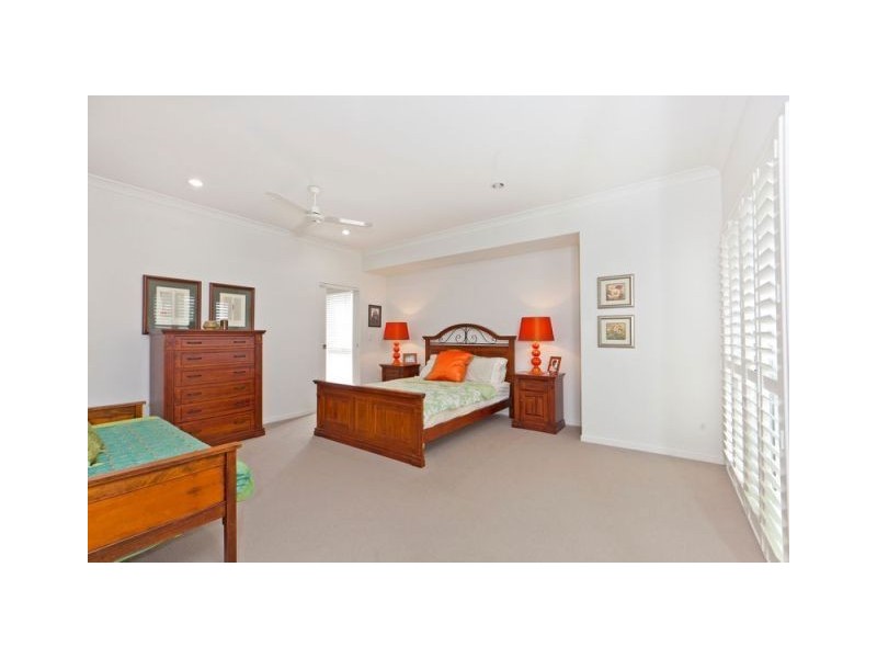 73 Torrens Crescent, Wakerley QLD 4154
