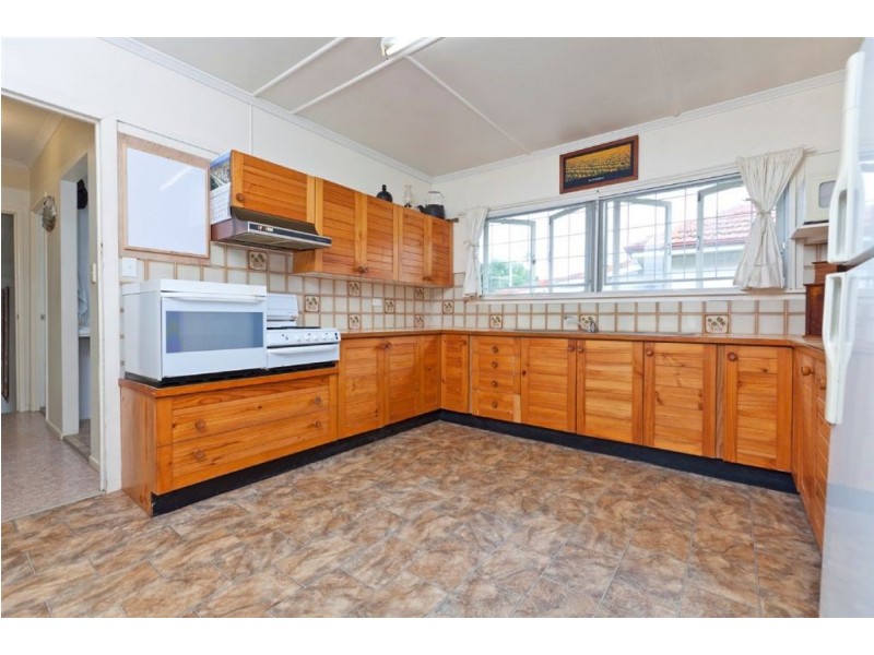 196 West Avenue, Wynnum QLD 4178