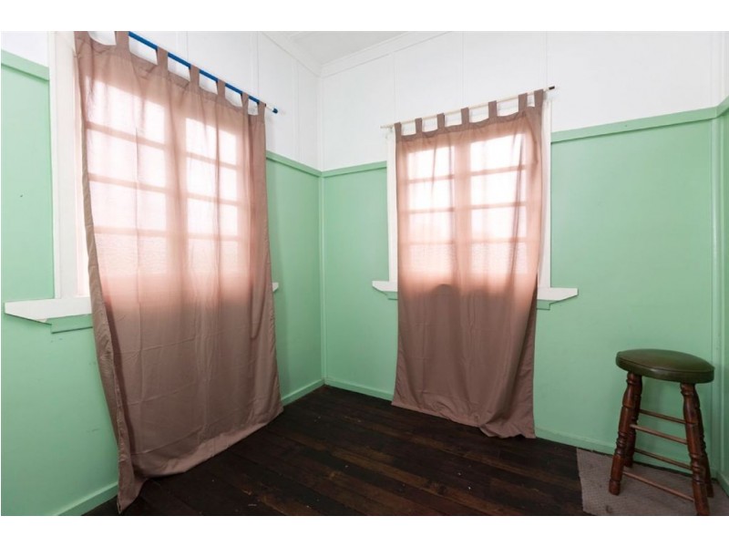 80 Andrew Street, Wynnum QLD 4178