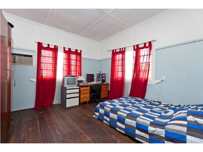 80 Andrew Street, Wynnum QLD 4178