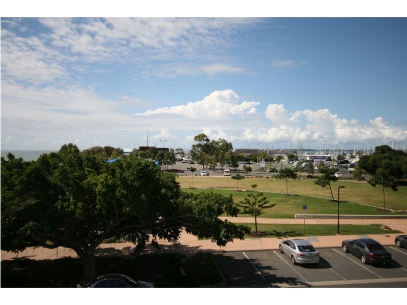 4/427 Esplanade, Manly QLD 4179