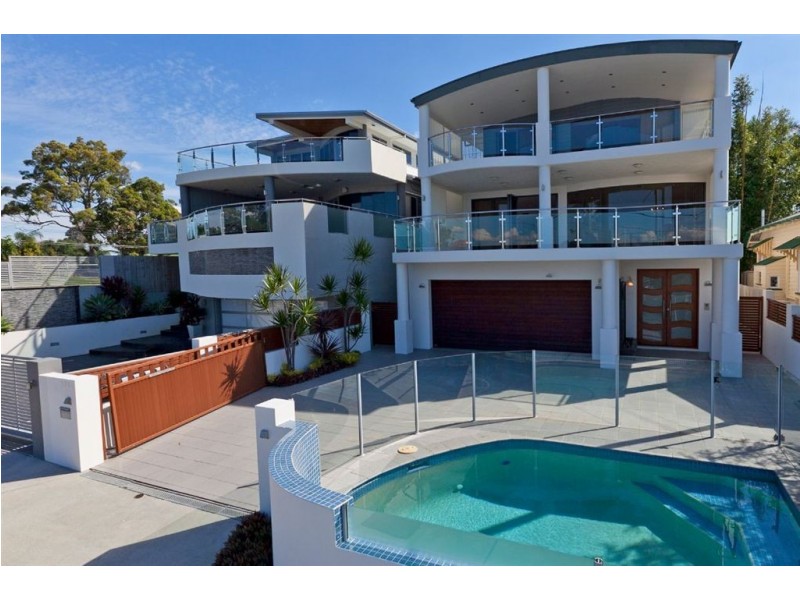 171 Carlton Terrace, Manly QLD 4179