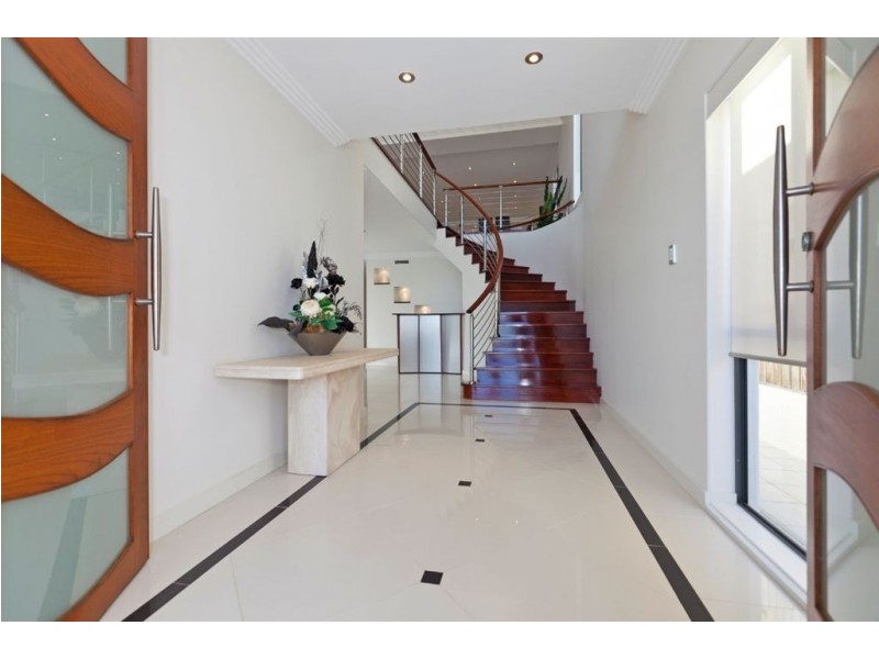 171 Carlton Terrace, Manly QLD 4179