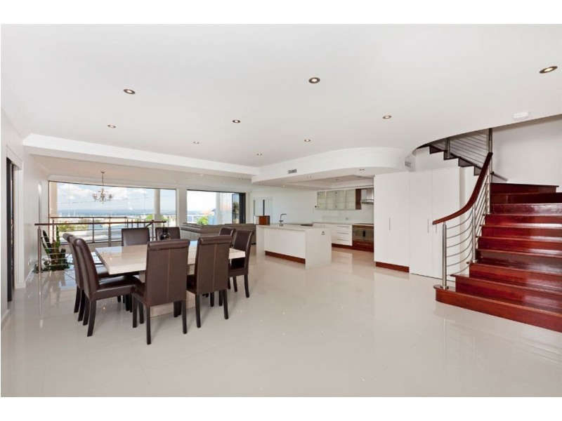 171 Carlton Terrace, Manly QLD 4179