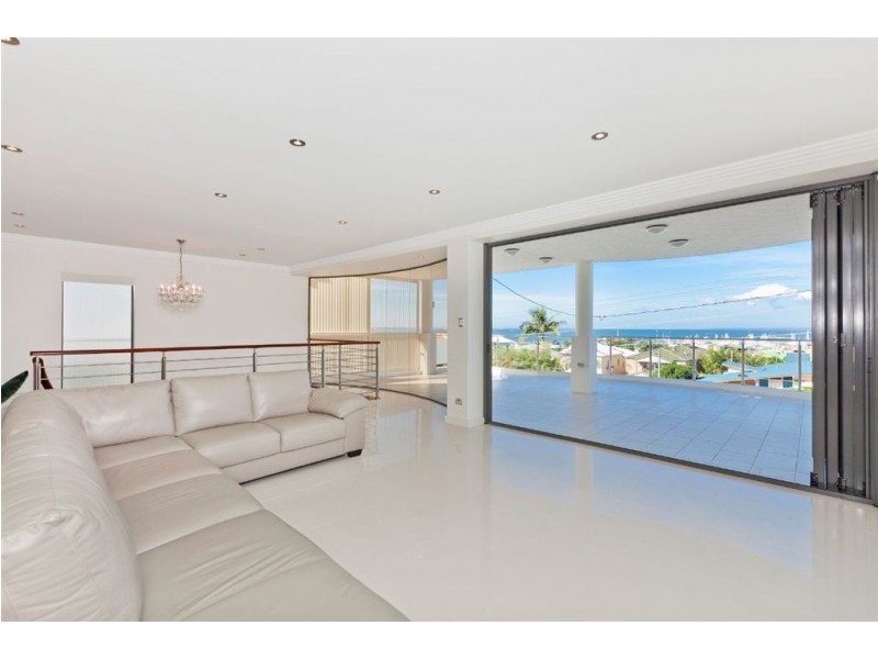 171 Carlton Terrace, Manly QLD 4179