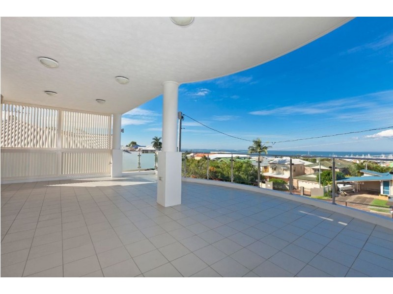 171 Carlton Terrace, Manly QLD 4179