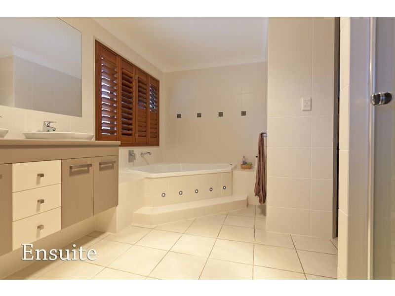 22 Williams Street, Wakerley QLD 4154