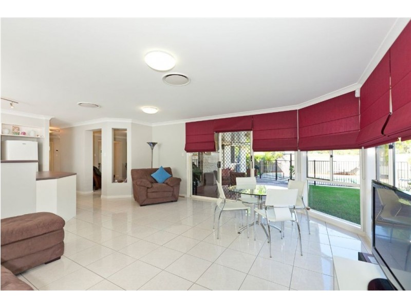 2 Paperbark Place, Wakerley QLD 4154
