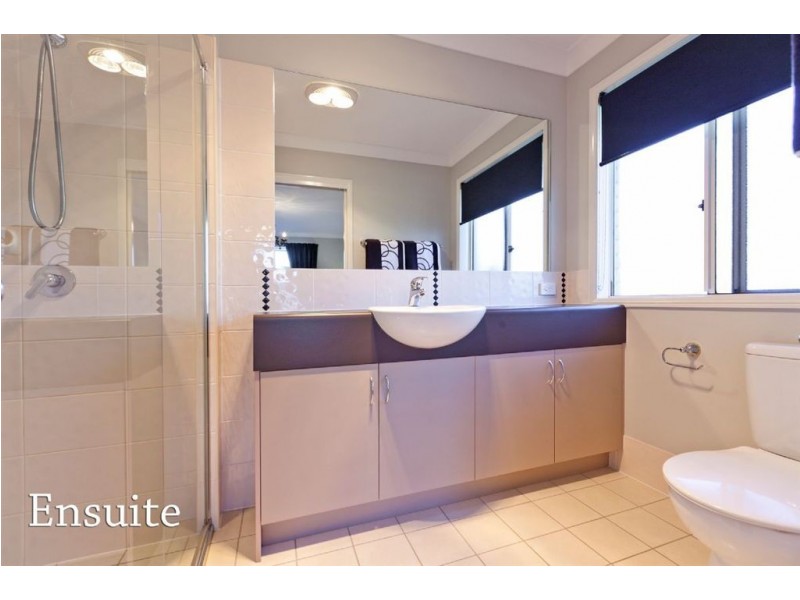 2 Paperbark Place, Wakerley QLD 4154