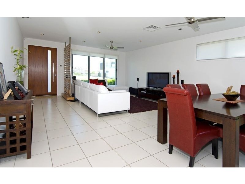 26 Waterline Crescent, Bulimba QLD 4171