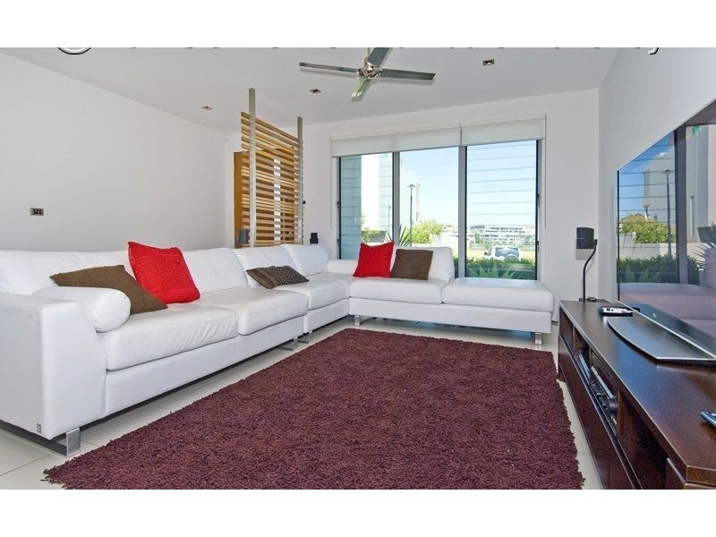 26 Waterline Crescent, Bulimba QLD 4171