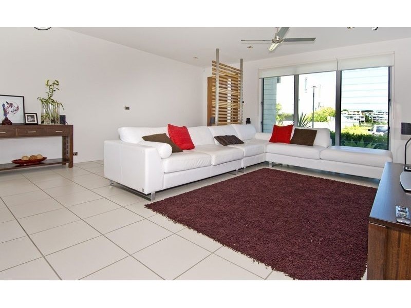 26 Waterline Crescent, Bulimba QLD 4171