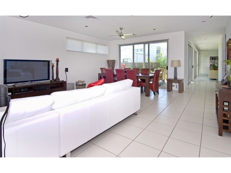 26 Waterline Crescent, Bulimba QLD 4171